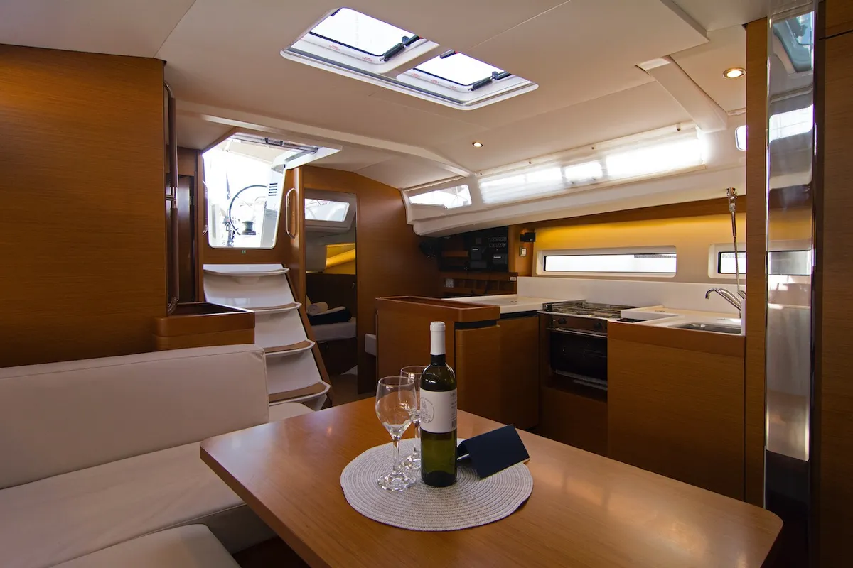 Salon of Tanpopo, a Jeanneau Sun Odyssey 440 sailboat at Split, Croatia