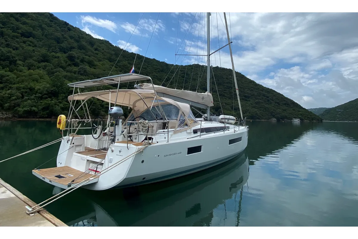 Exterior view of Thalaia, a Jeanneau Sun Odyssey 440 sailboat at Grad Pula, Croatia