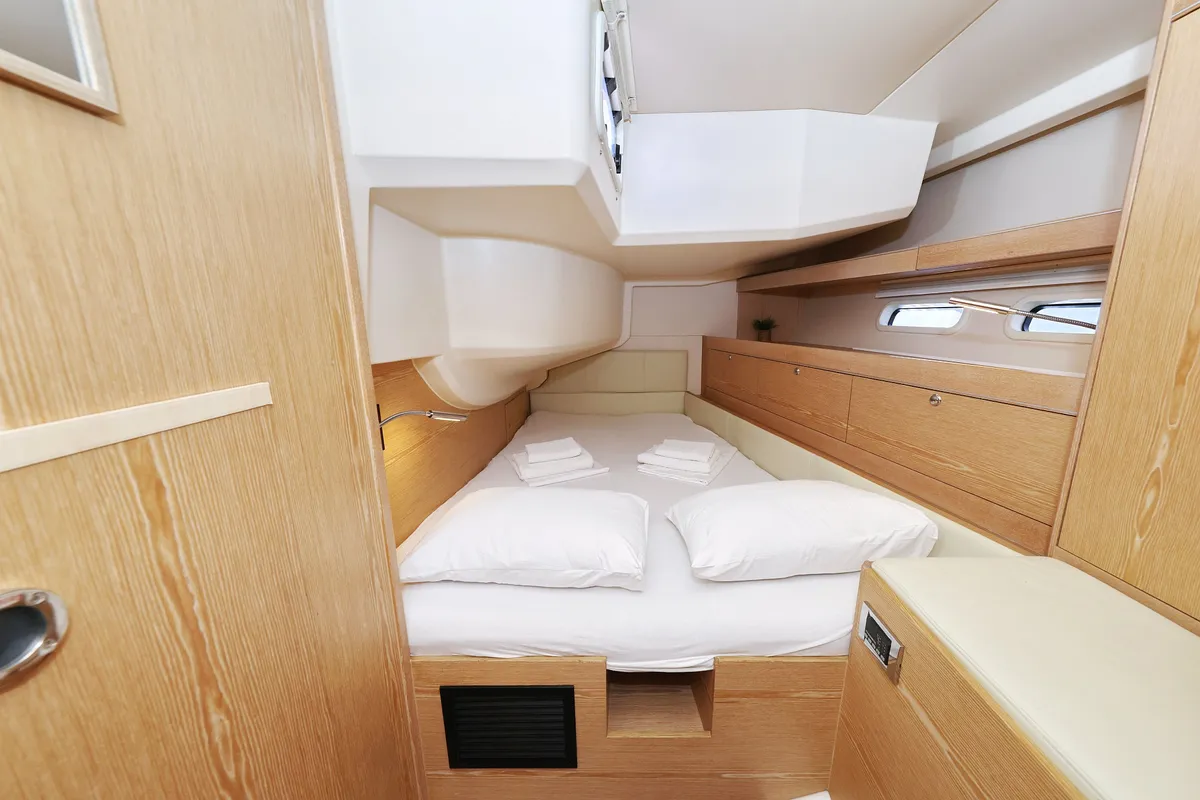 Cabin on Amethyst, a Hanse 575 sailboat at Općina Sukošan, Croatia