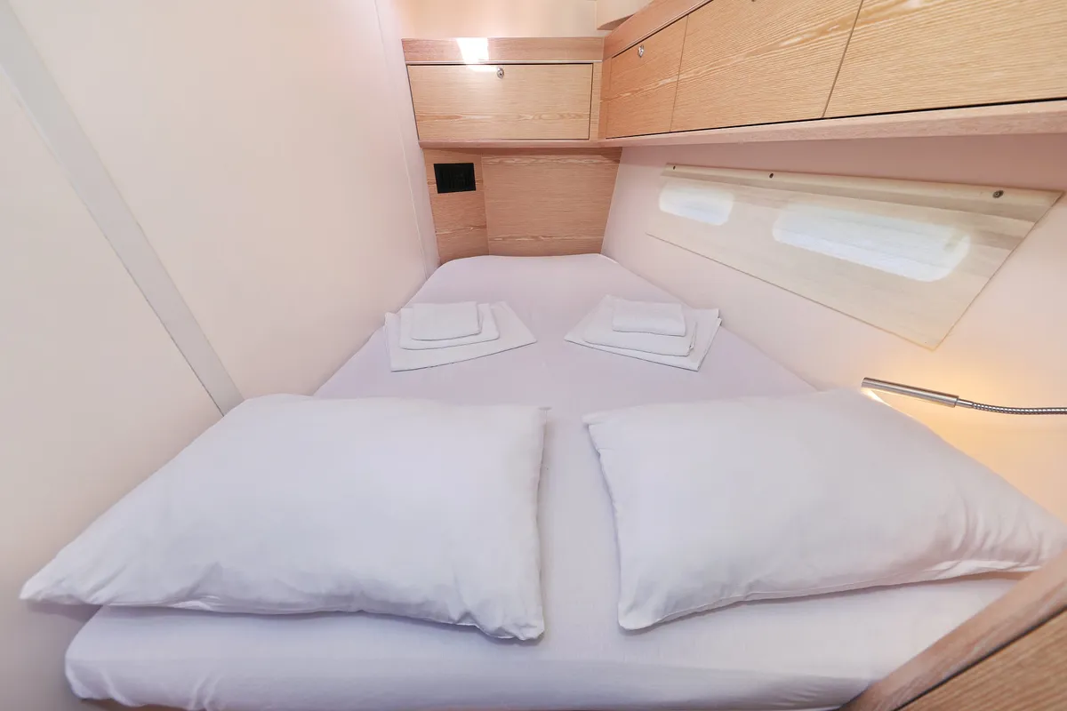 Cabin on Amethyst, a Hanse 575 sailboat at Općina Sukošan, Croatia