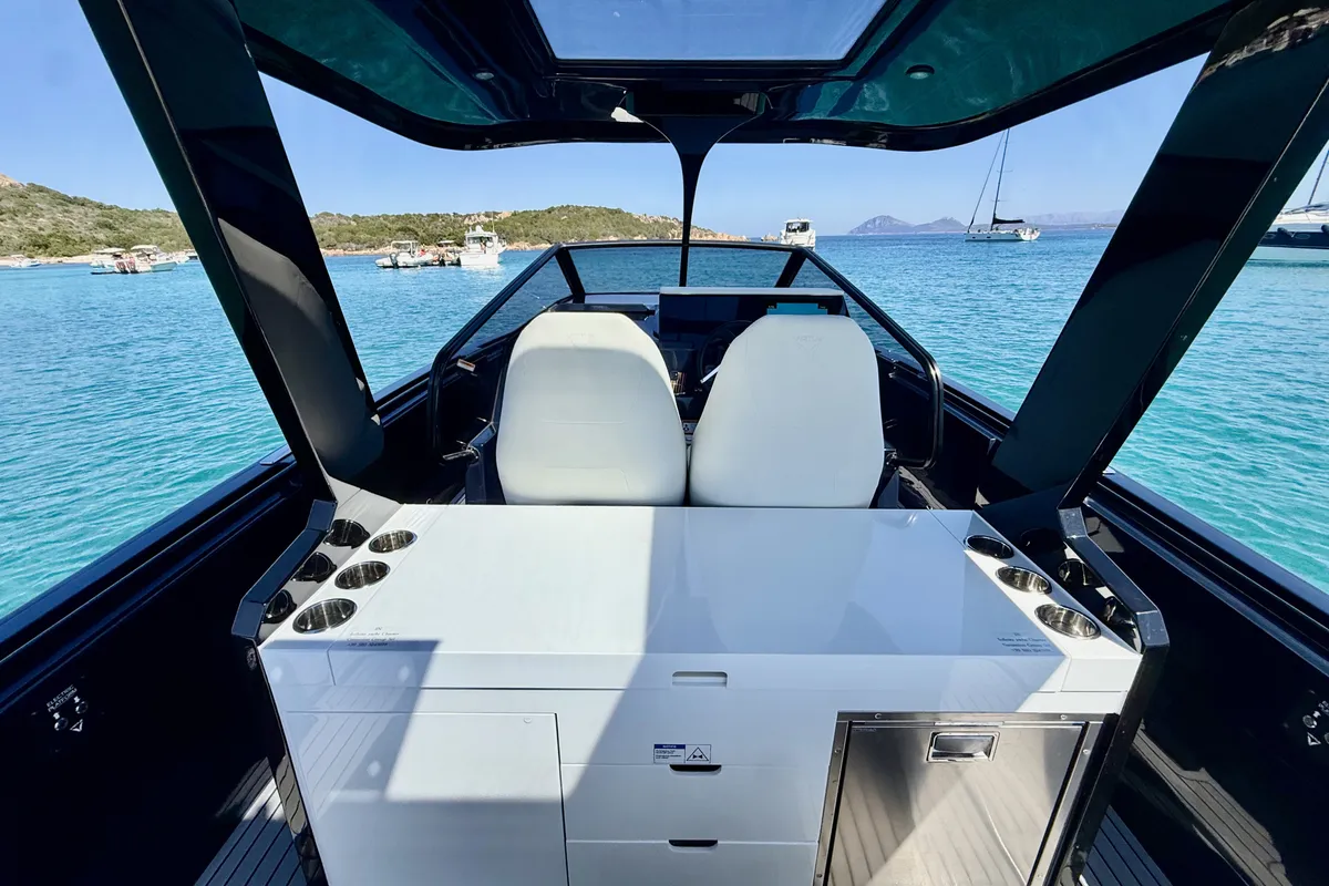 Virtue V10 Top, a Virtue V10 Top motorboat at Olbia, Italy