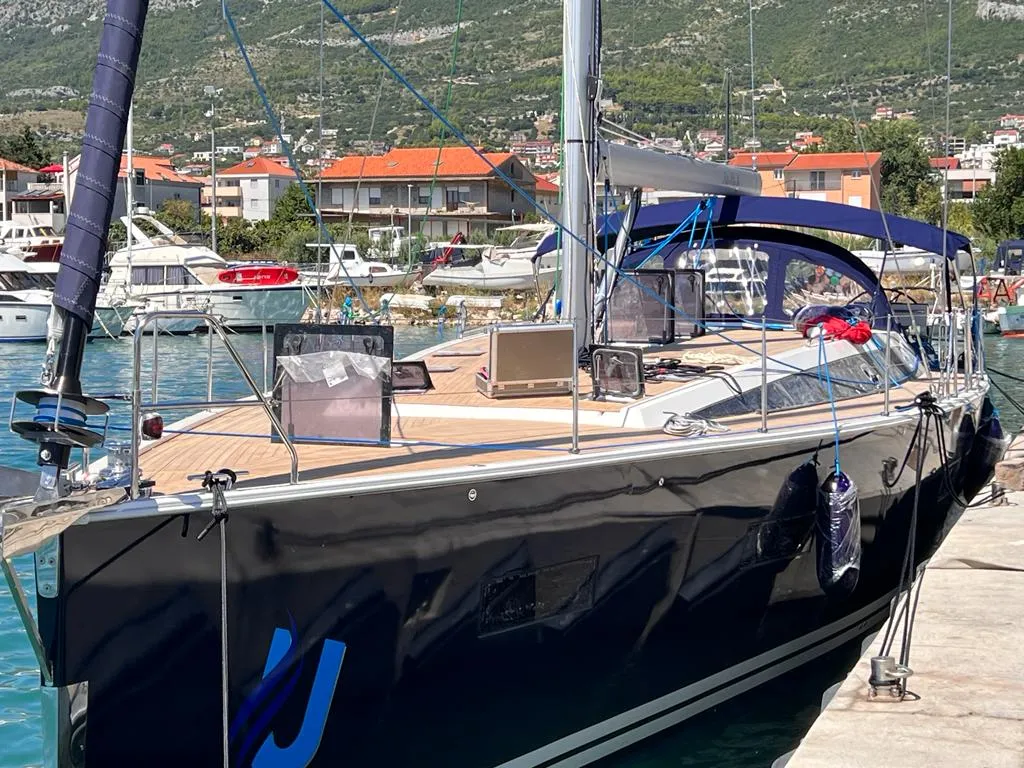 Cabin on Elly Blu, a D&D Kufner 54 sailboat at Salerno, Italy
