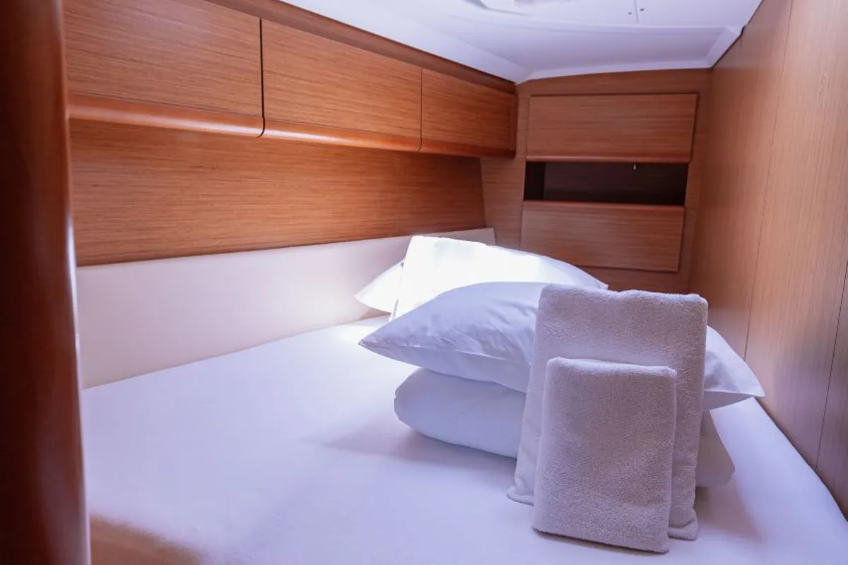 Cabin on Ana B., a Jeanneau Sun Odyssey 49i sailboat at Seget Donji, Croatia