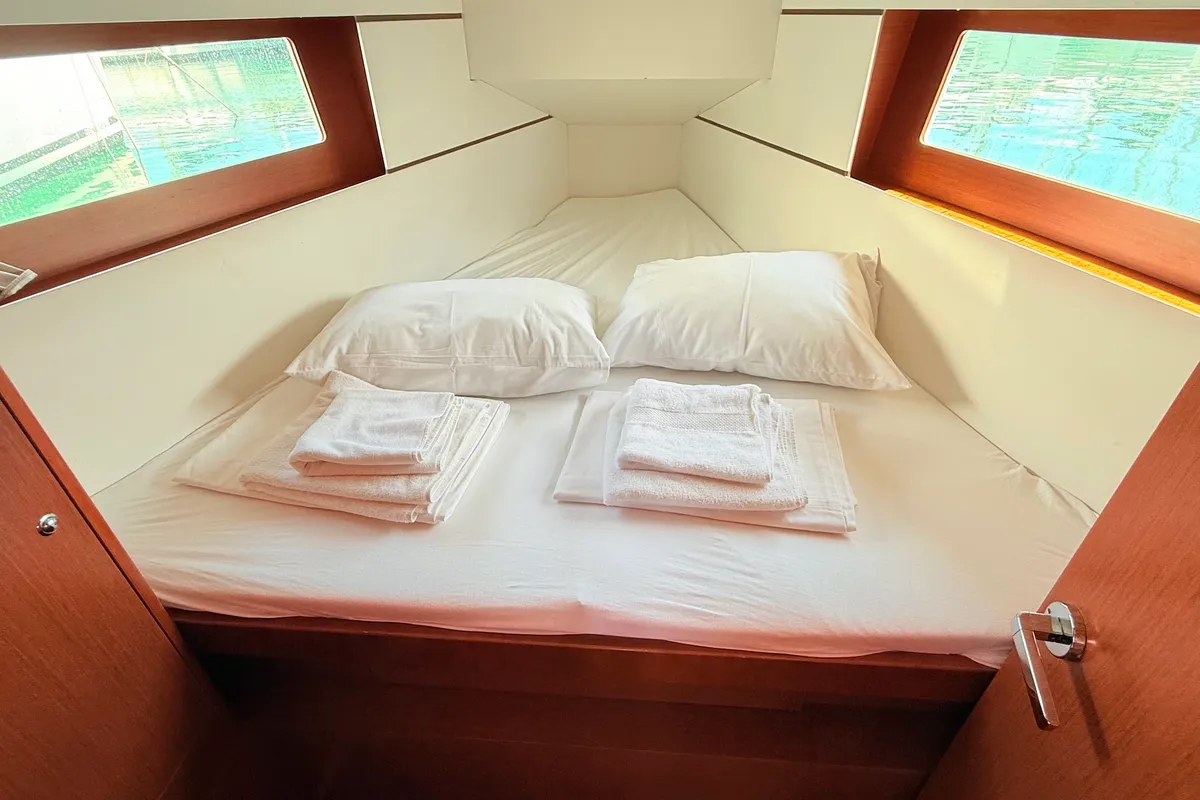 Cabin on Vendy, a Beneteau Oceanis 35 sailboat at Sukošan, Croatia