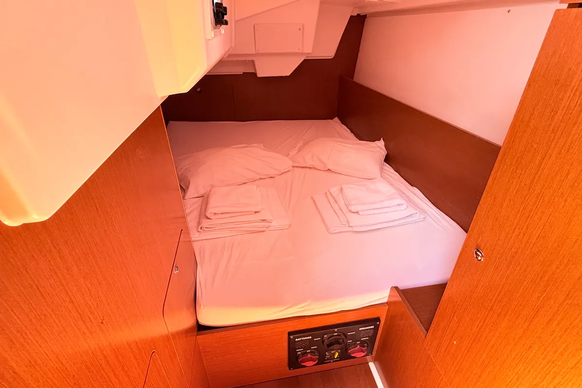 Cabin on Vendy, a Beneteau Oceanis 35 sailboat at Sukošan, Croatia