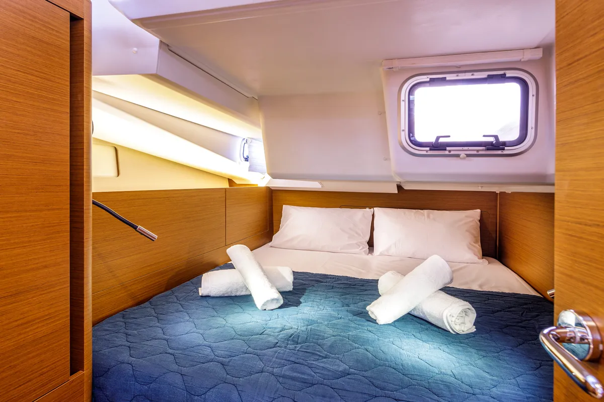 Cabin on Crane, a Jeanneau Sun Odyssey 440 sailboat at Benitses, Greece