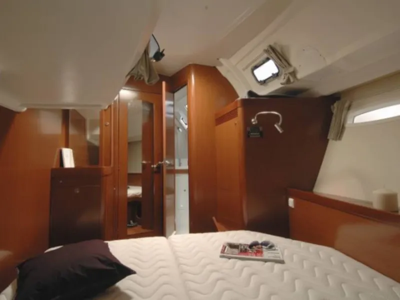 Cabin on Flying Colours, a Beneteau Oceanis 50 Family sailboat at Sukošan, Croatia