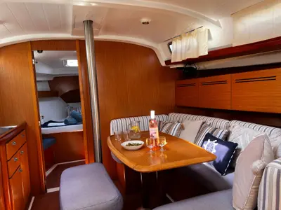 Salon of ROUALEYN, a Beneteau Oceanis 43 sailboat at Municipal Unit of Ellomenos, Greece