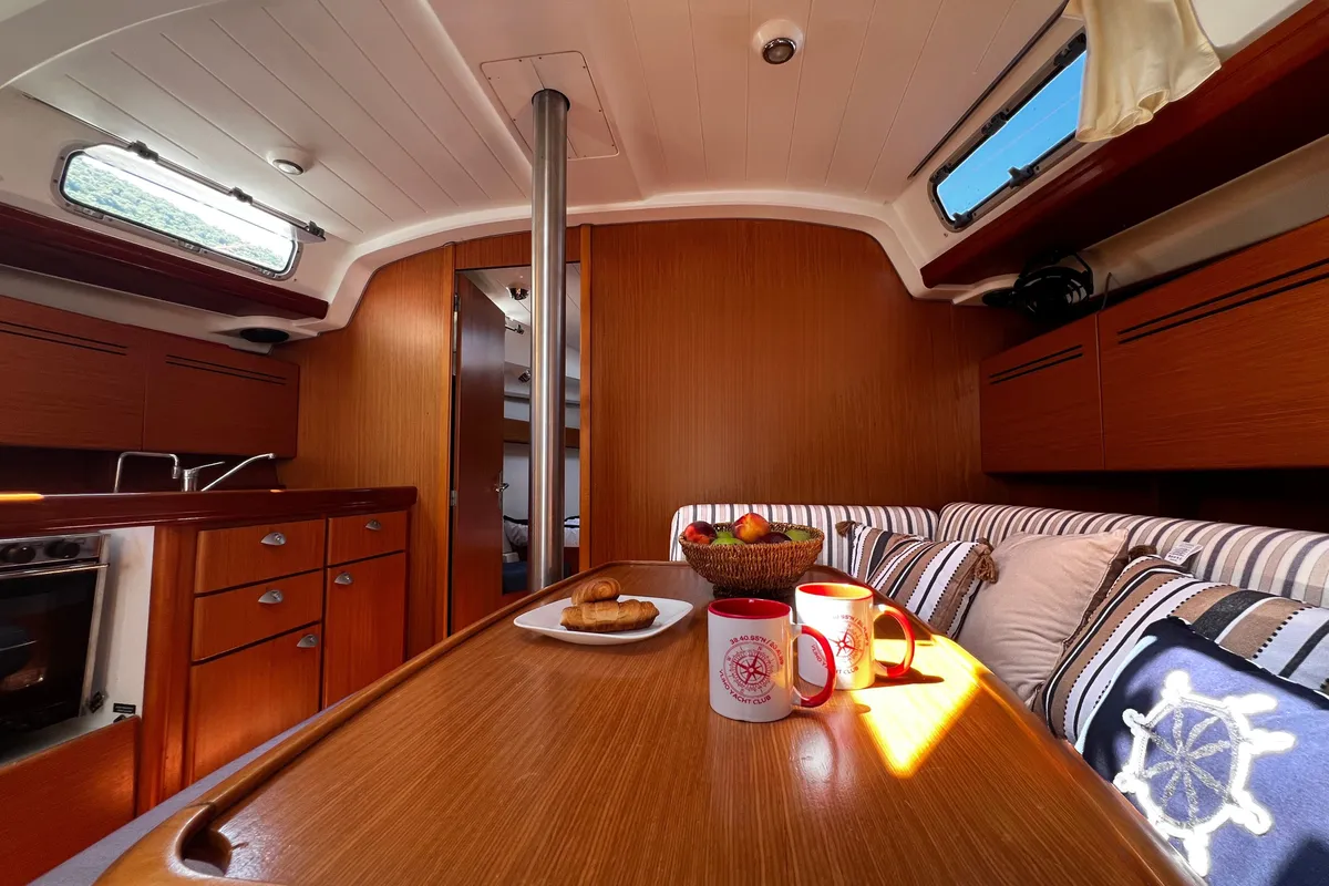 Salon of ROUALEYN, a Beneteau Oceanis 43 sailboat at Municipal Unit of Ellomenos, Greece