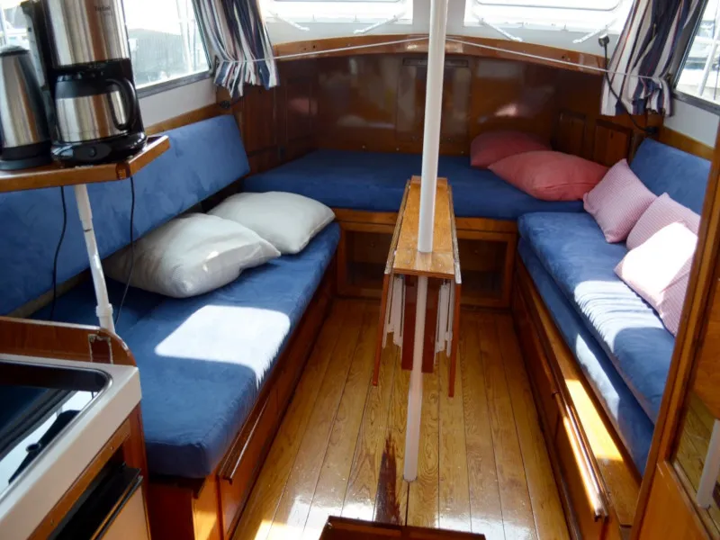 Salon of Woelwater, a De Drait Doerak 850 OK motorboat at Drachten, Netherlands