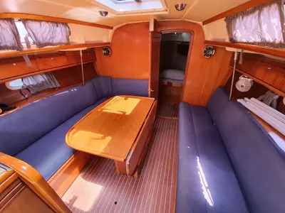 Salon of Little Eva, a Bavaria 34 Cruiser sailboat at Mai Khao, Thailand