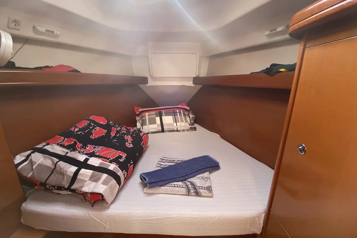 Cabin on Tombo, a Beneteau Oceanis 343 sailboat at Fethiye, Turkey
