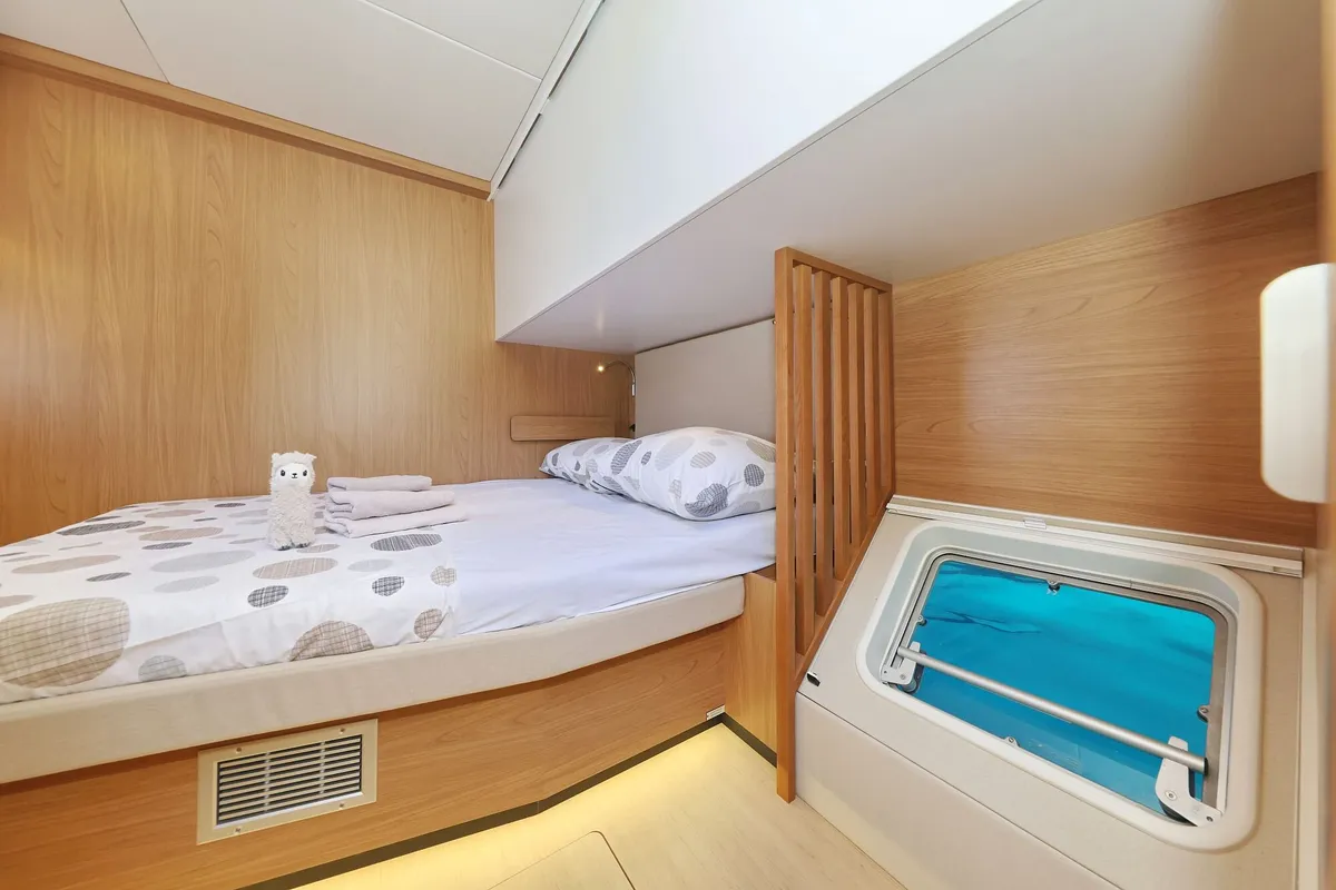 Voilà, a Bali 5.2 catamaran at Grad Kaštela, Croatia