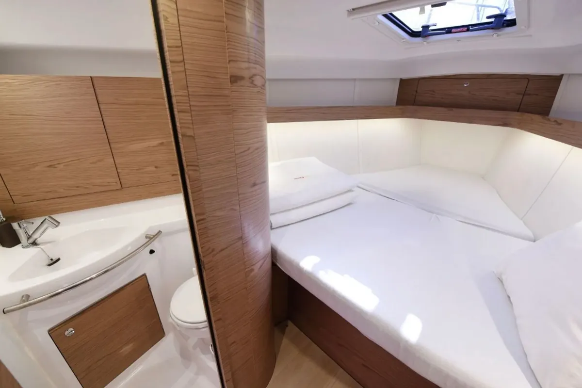 Cabin on Val, a Elan Impression 40 sailboat at Općina Preko, Croatia
