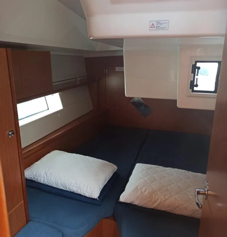 Cabin on Nutmeg, a Bavaria C45 sailboat at Lefkada, Greece