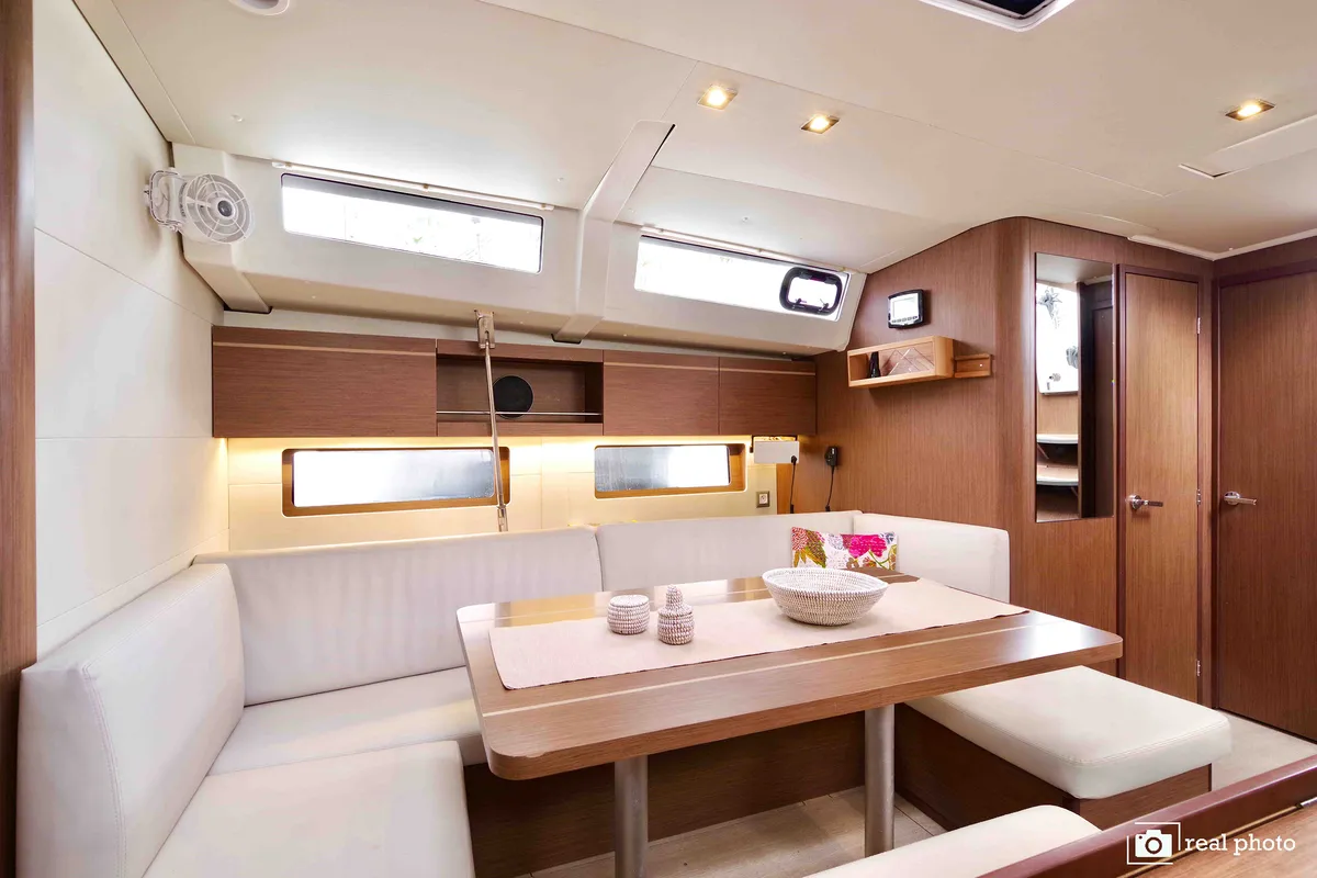 Salon of Nora, a Beneteau Oceanis 46.1 sailboat at Castellammare di Stabia, Italy