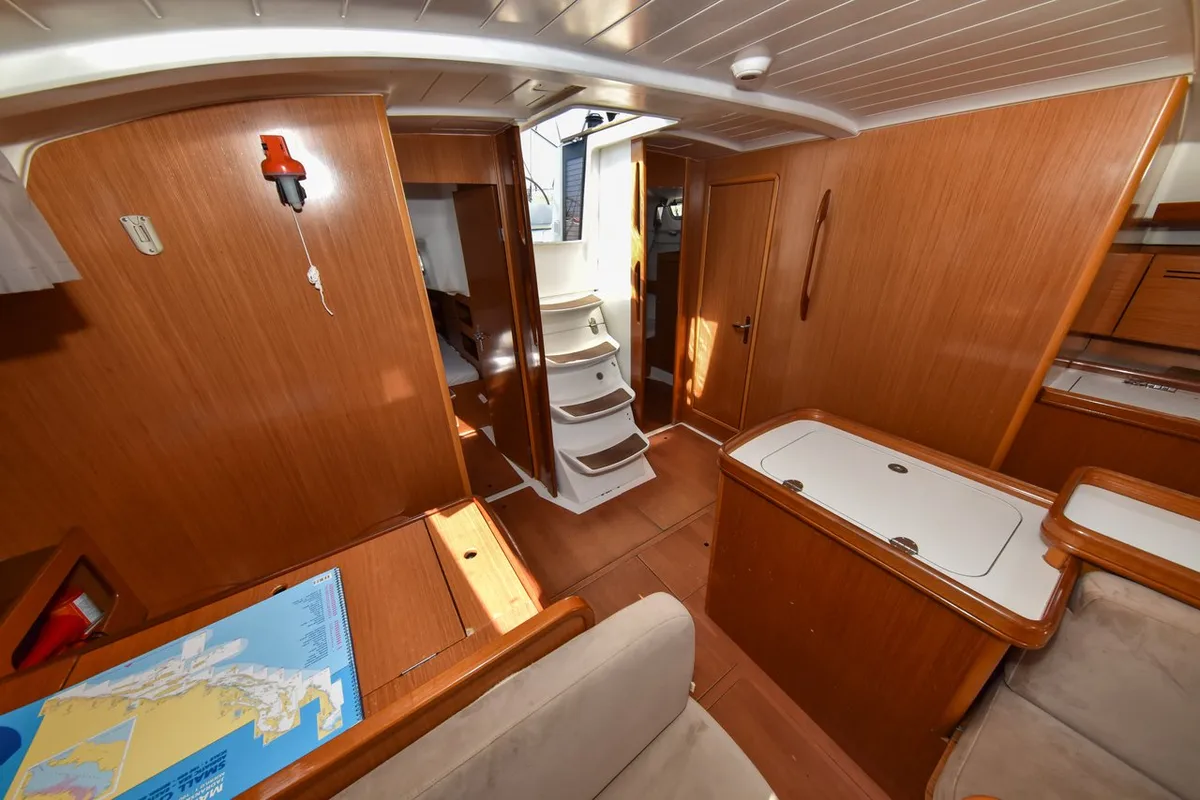Salon of Principessa, a Beneteau Cyclades 50.5 sailboat at Općina Sukošan, Croatia