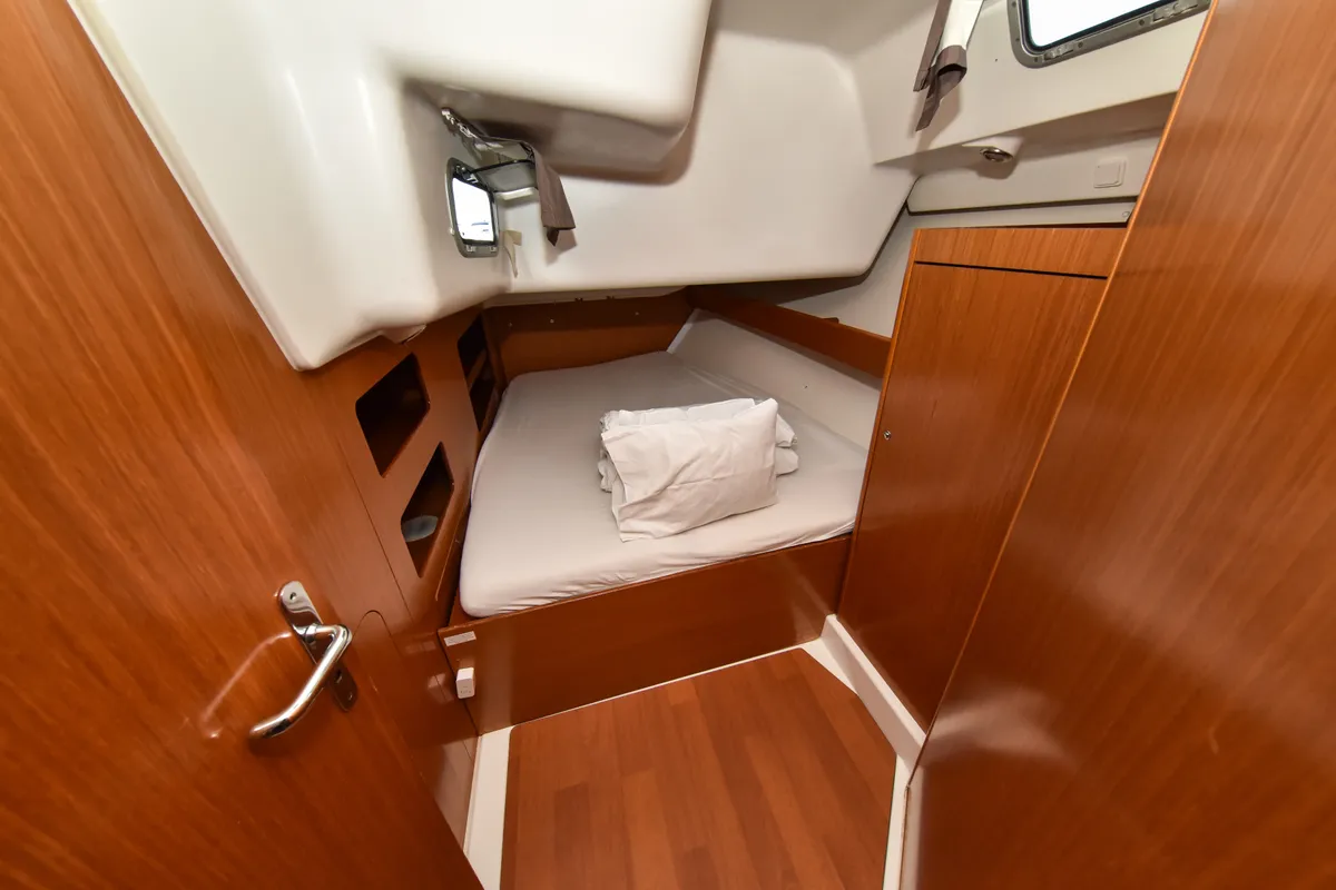 Cabin on Principessa, a Beneteau Cyclades 50.5 sailboat at Općina Sukošan, Croatia