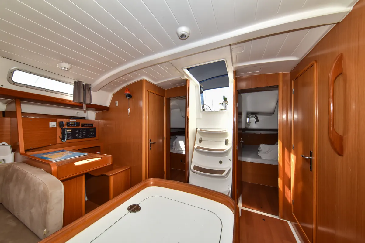 Salon of Principessa, a Beneteau Cyclades 50.5 sailboat at Općina Sukošan, Croatia