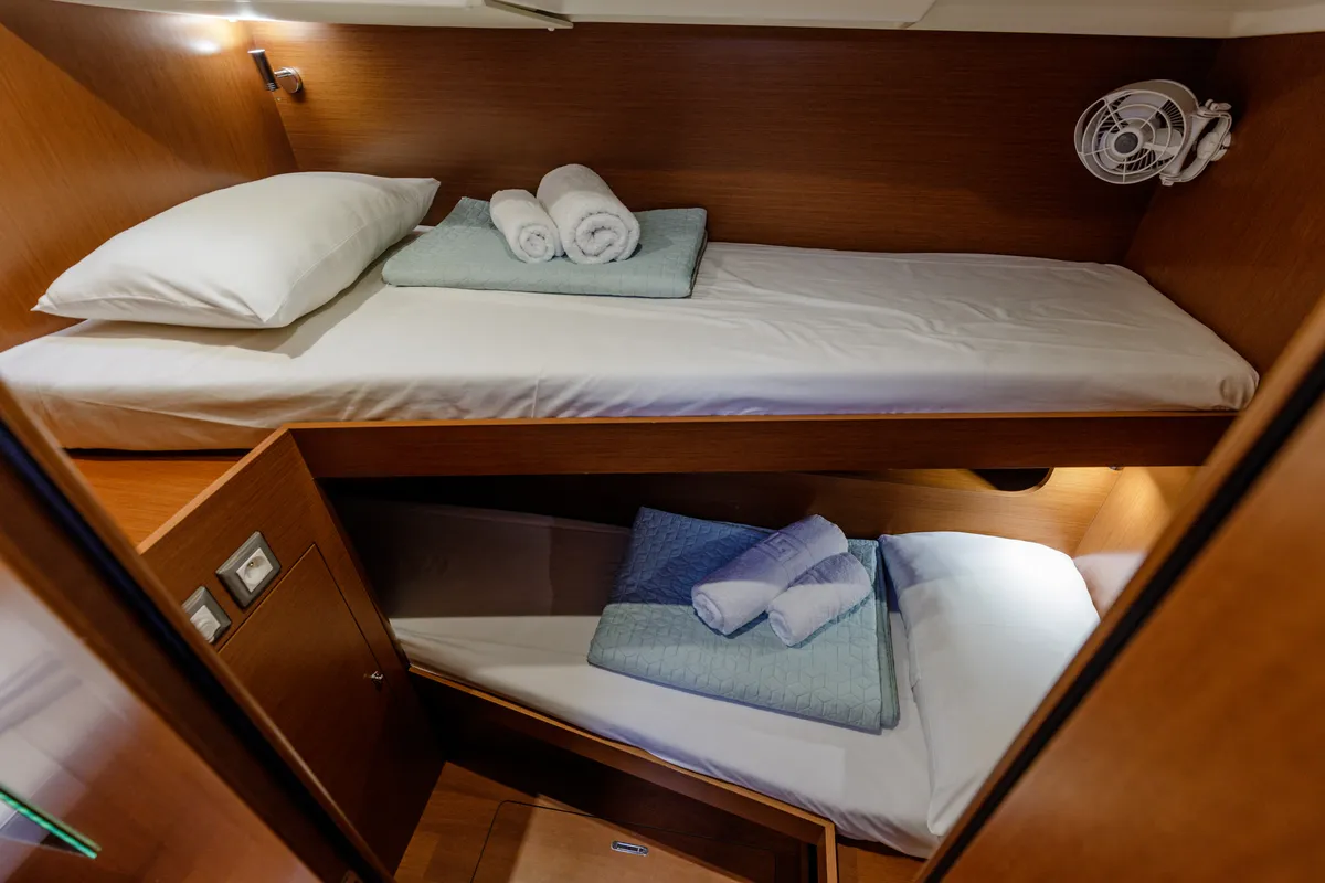 Cabin on Viennastar, a Beneteau Oceanis 51.1 sailboat at Athens, Greece