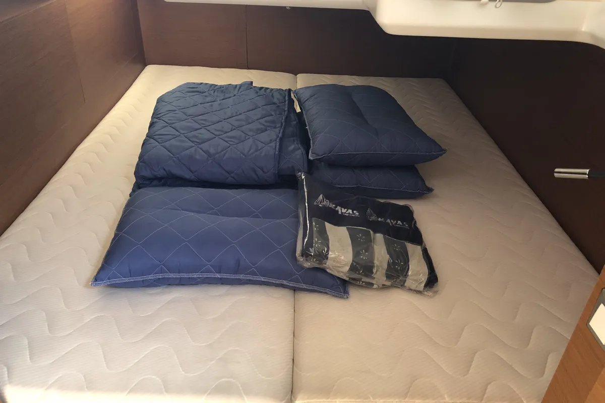 Cabin on Kos 440.3, a Jeanneau Sun Odyssey 440 sailboat at Athens, Greece