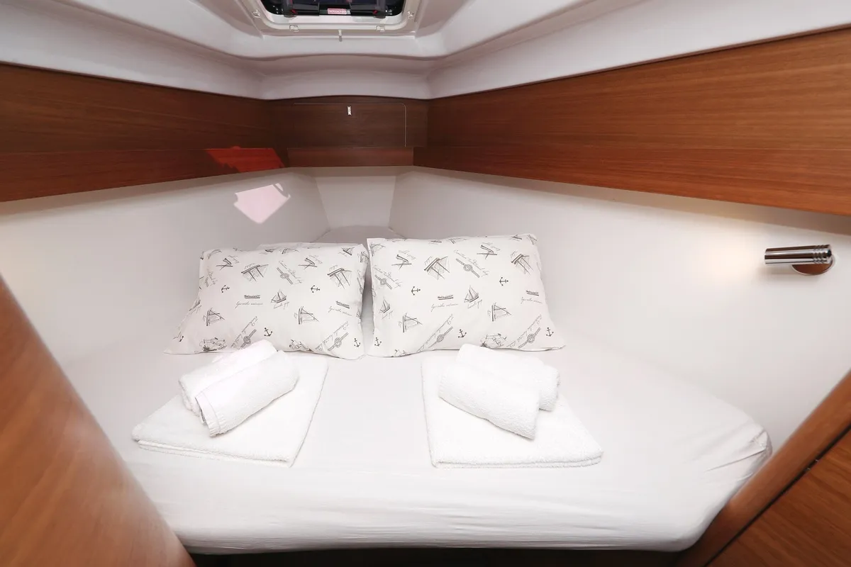 Cabin on Eliana, a Elan Impression 40.1 sailboat at Pirovac, Croatia