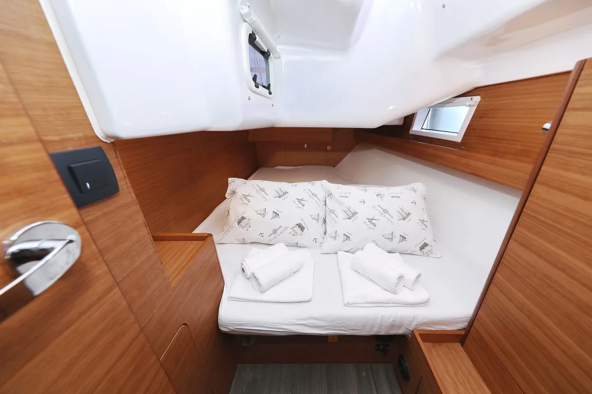 Cabin on Eliana, a Elan Impression 40.1 sailboat at Pirovac, Croatia