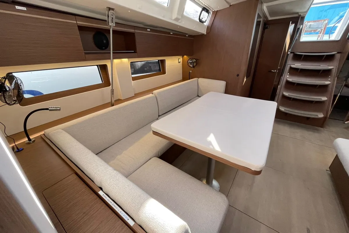 Salon of Mary-Anne, a Beneteau Oceanis 51.1 sailboat at es Jonquet, Spain