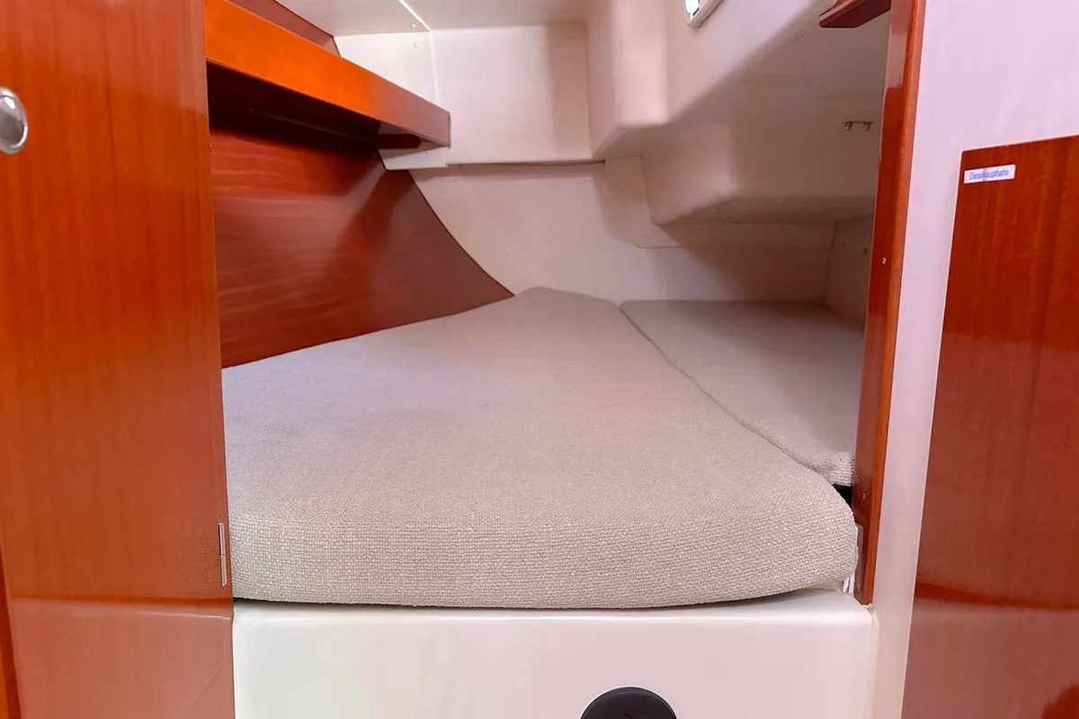 Cabin on Mizar, a Hanse 315 sailboat at Barth, Germany
