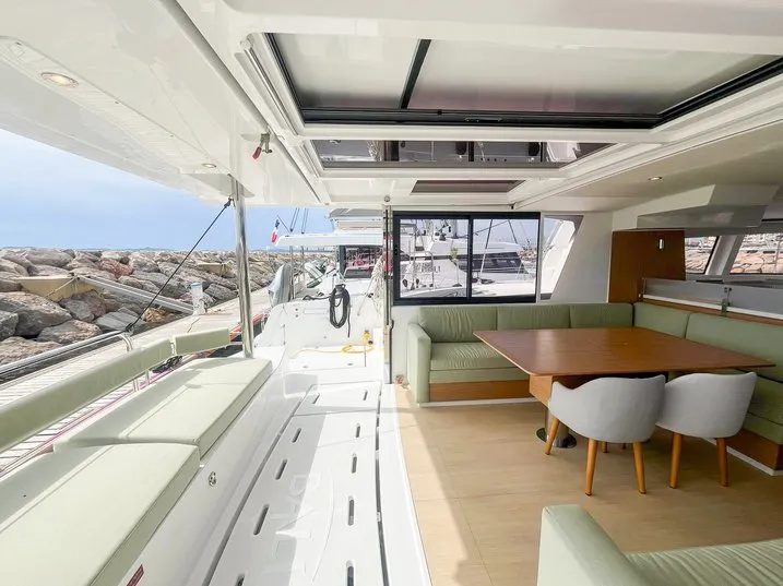 Deck of Queen Mary, a Bali 4.6 - 4 cab. OW catamaran at Hyères, France
