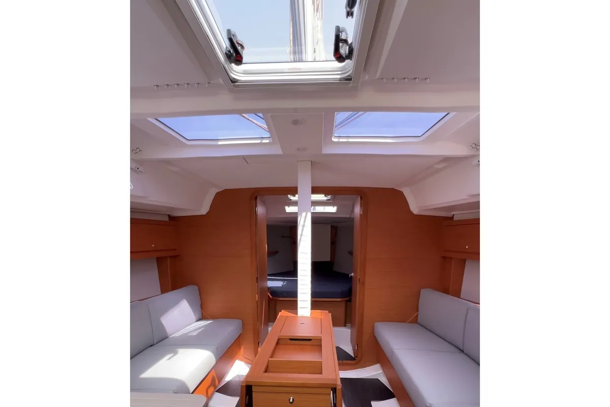Salon of Jojo, a Dufour 37 sailboat at Capo d'Orlando, Italy