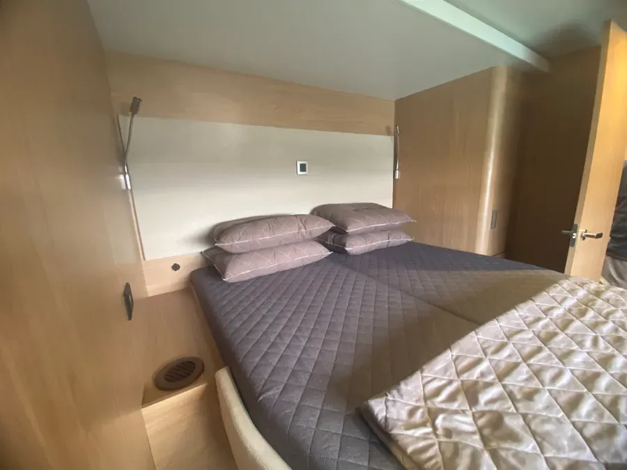 Cabin on Bali 5.8 - 6 + 2 cab., a catamaran at Athens, Greece