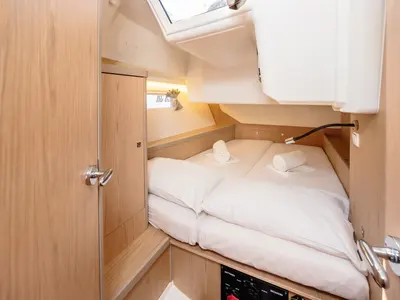 Cabin on Mizzica, a Beneteau Oceanis 45 sailboat at Capo d'Orlando, Italy