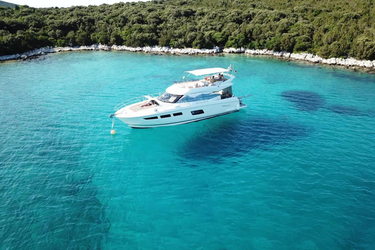 Exterior view of Very Bery, a Prestige 550 Fly motorboat at Primošten, Croatia