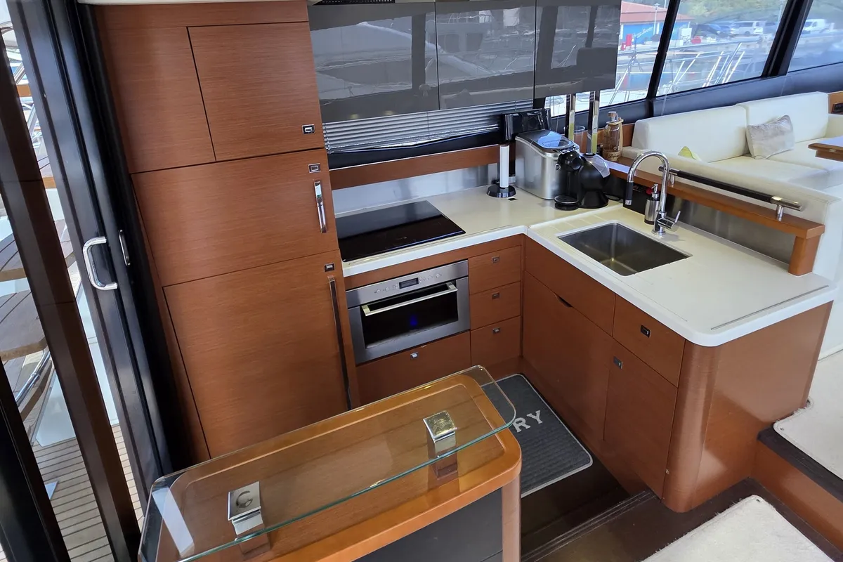 Galley of Very Bery, a Prestige 550 Fly motorboat at Primošten, Croatia