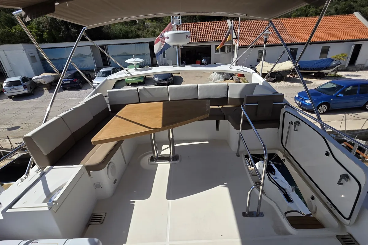 Deck of Very Bery, a Prestige 550 Fly motorboat at Primošten, Croatia
