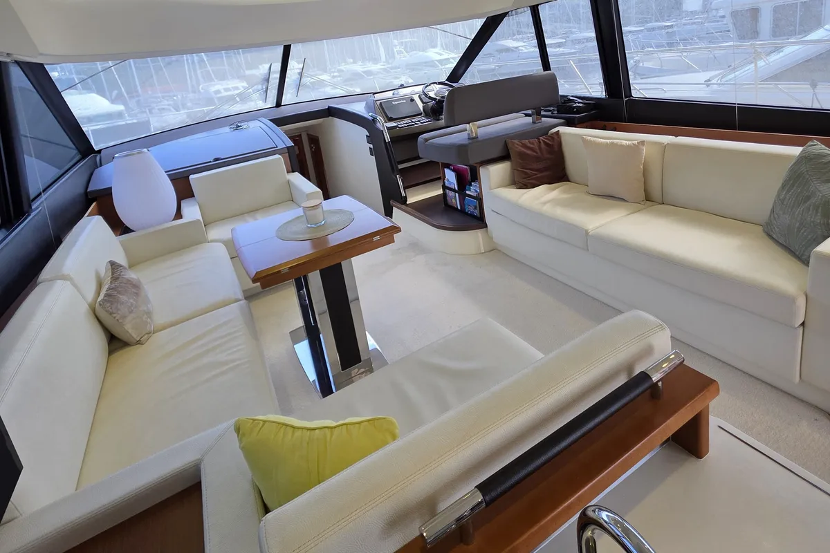 Salon of Very Bery, a Prestige 550 Fly motorboat at Primošten, Croatia