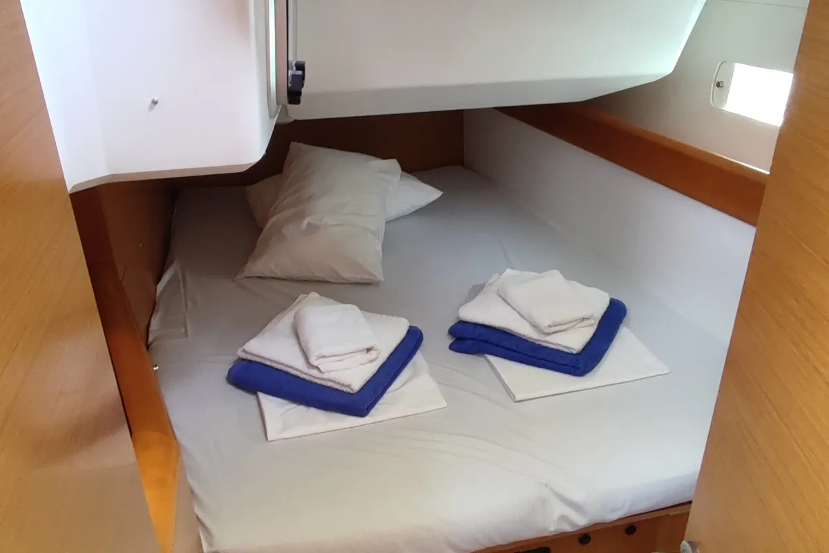 Cabin on Rodi, a Jeanneau Sun Odyssey 469 sailboat at Volos Municipality, Greece