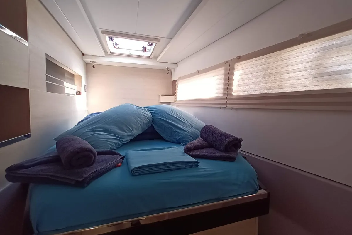 Cabin on Prince Laurence, a Leopard 45 catamaran at Tonnarella, Italy