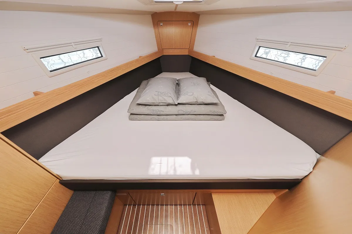 Cabin on Hemonaty, a Bavaria Cruiser 41 sailboat at Biograd na Moru, Croatia