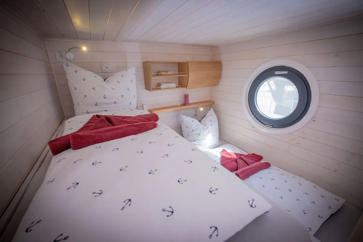 Cabin on RedWine, a Woma D13 motorboat at Fürstenberg/Havel, Germany