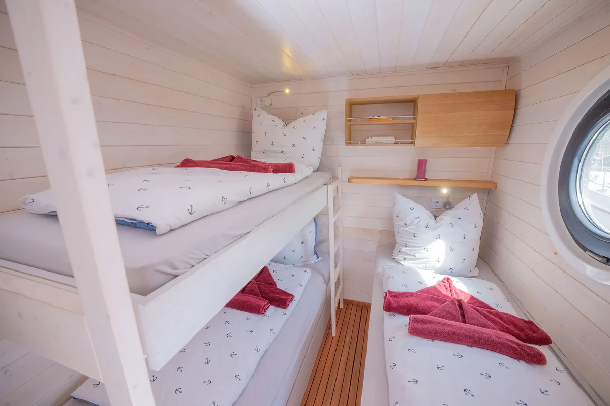 Cabin on RedWine, a Woma D13 motorboat at Fürstenberg/Havel, Germany