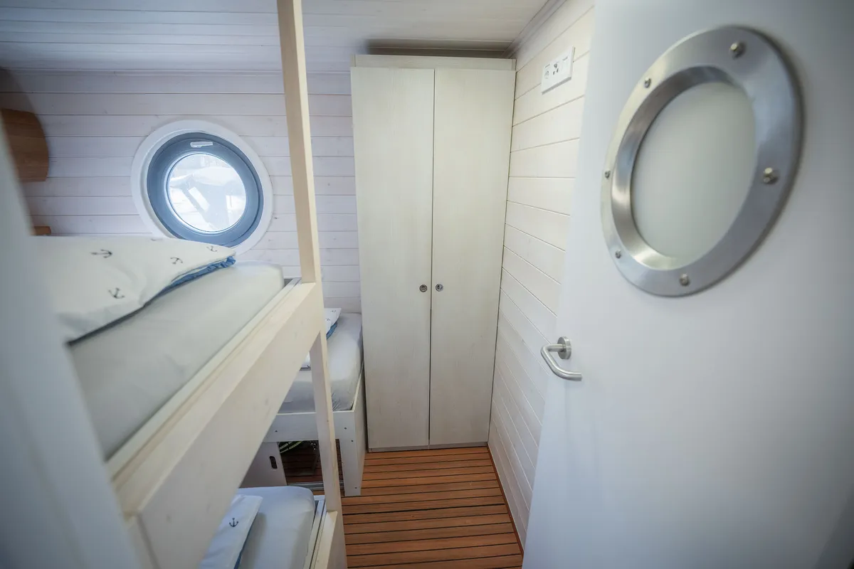 Cabin on RedWine, a Woma D13 motorboat at Fürstenberg/Havel, Germany