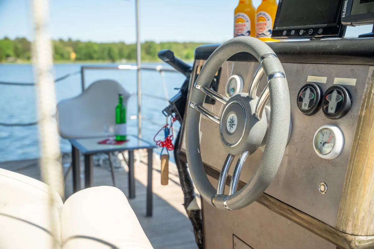 Cockpit of RedWine, a Woma D13 motorboat at Fürstenberg/Havel, Germany