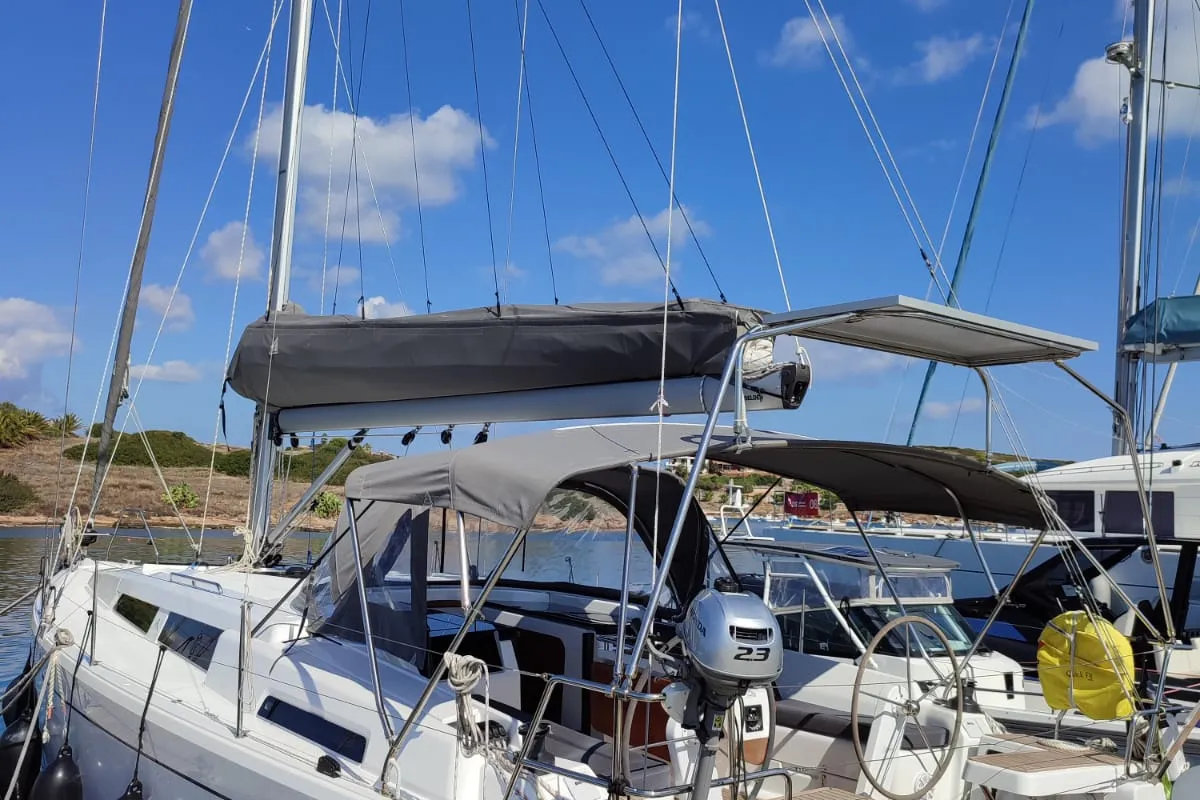 Exterior view of Alexa, a Hanse 418 sailboat at Lavrion, Greece