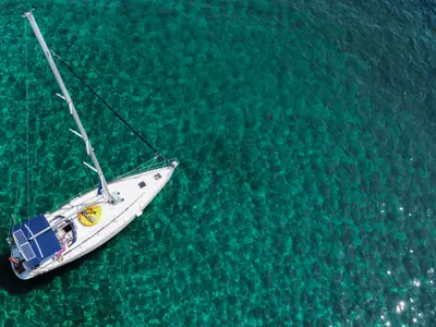 Danai (with Bowthruster ,Solar Panels, New Sails)