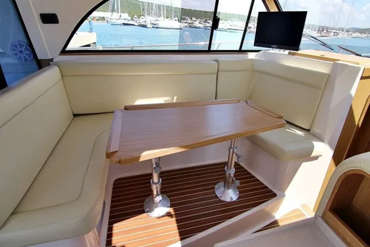 Salon of Bianca, a SAS - Vektor Adriana 44 motor yacht at Općina Sukošan, Croatia