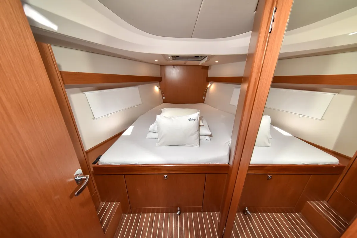 Cabin on Bella, a Bavaria C42 sailboat at Općina Sukošan, Croatia