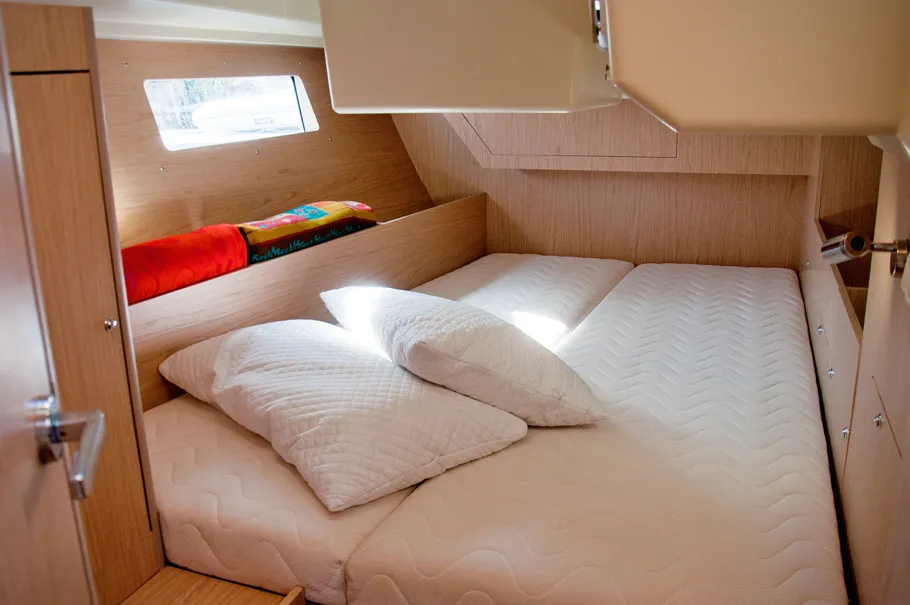 Cabin on Cicala Sapiente, a Beneteau Oceanis 41.1 sailboat at Bocca di Magra, Italy