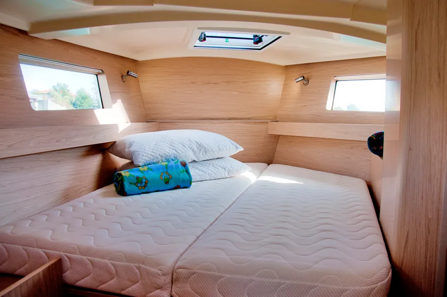 Cabin on Cicala Sapiente, a Beneteau Oceanis 41.1 sailboat at Bocca di Magra, Italy